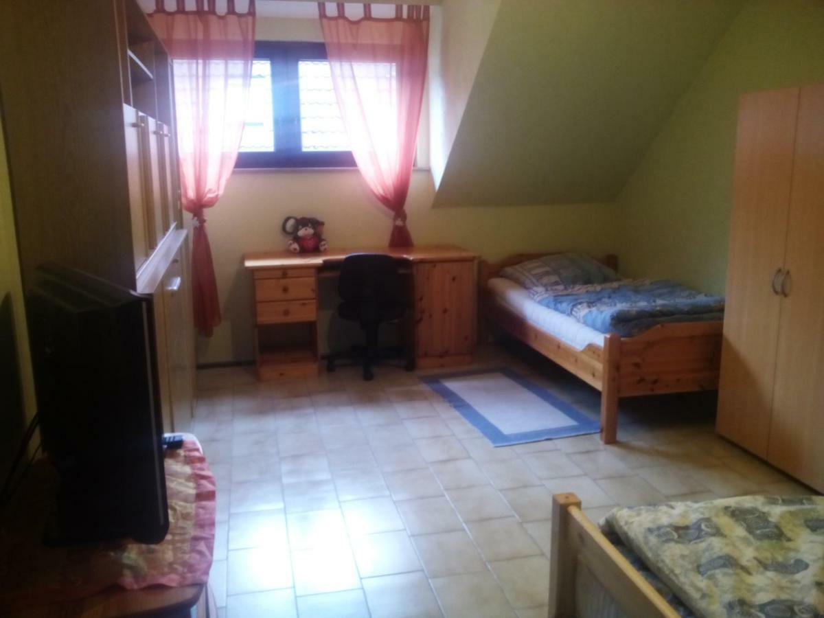 Bea'S Monteurzimmer Seckach Екстериор снимка