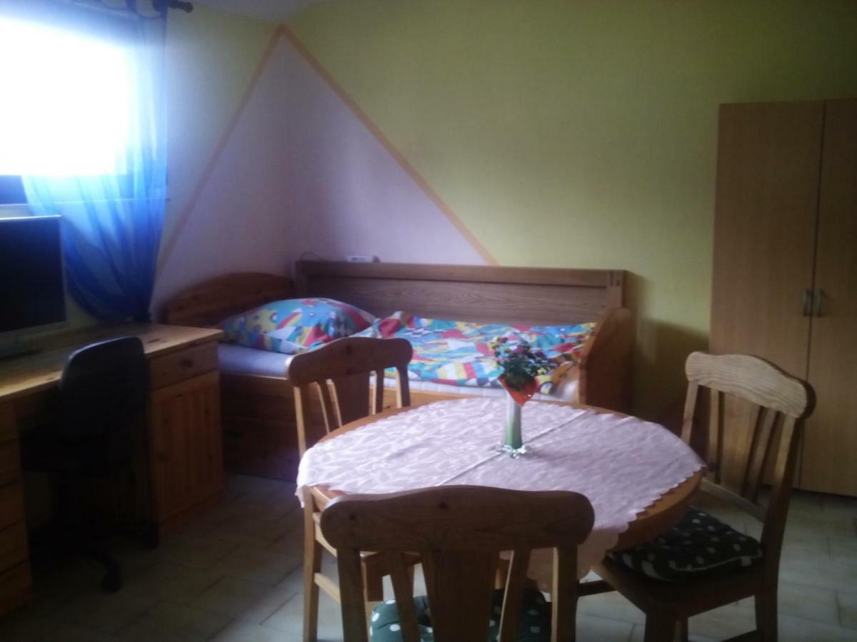 Bea'S Monteurzimmer Seckach Екстериор снимка
