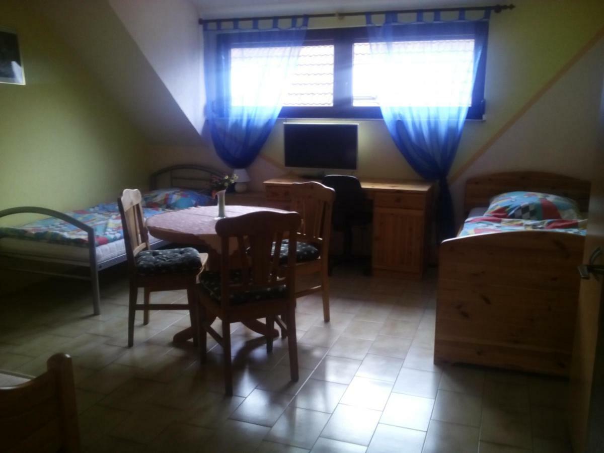 Bea'S Monteurzimmer Seckach Екстериор снимка